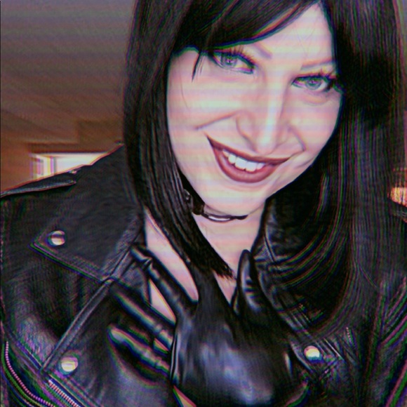 Meet your Posher, Tessa - Picture 1 of 1